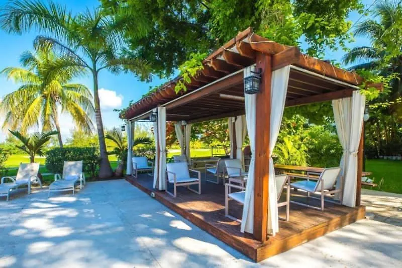 Las Gaviotas Hotel And Suites Cancún Mexico