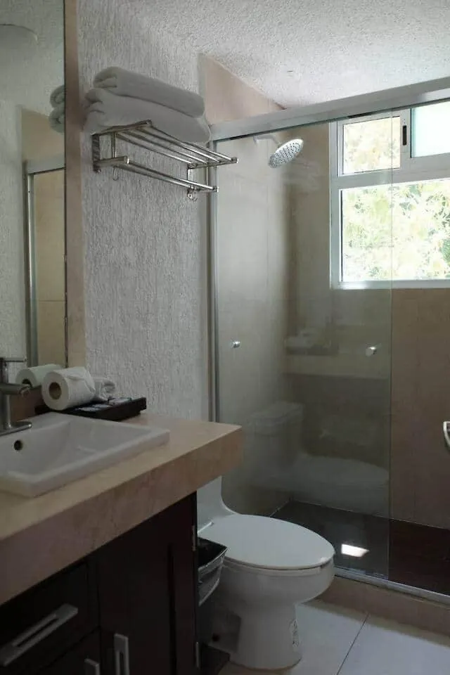 Las Gaviotas Hotel And Suites Cancún 0*,